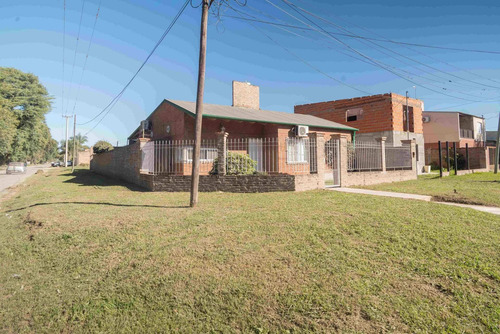 Imagen 1 de 30 de Casa En Venta De 3 Dormitorios En Santo Tome