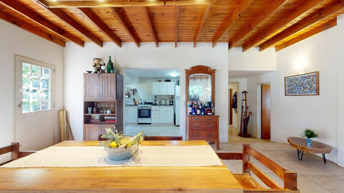 Casa Villa Elisa, 4 Dormitorios, Escritorio, 2 Baños.calefac