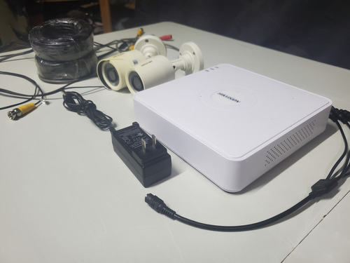 Dvr Hikvision 8 Canales 1 Tb , 2 Camaras Al 100% (Usado)