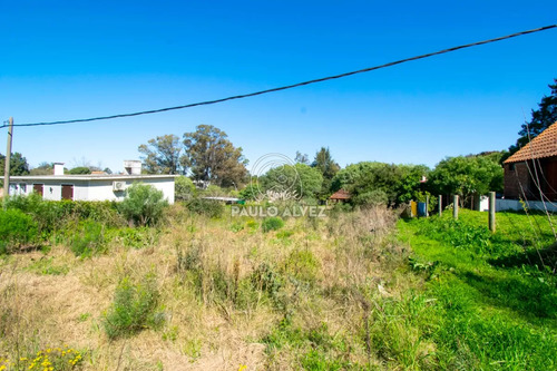 Terreno Ubicado En Playa Hermosa, Zona En Pleno Crecimiento, A Metros Del Mar