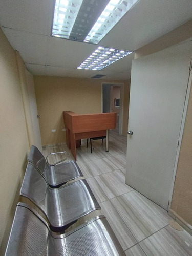Imagen 3 de 10 de Oficina En Alquiler Torre Trébol En Lomas Del Este