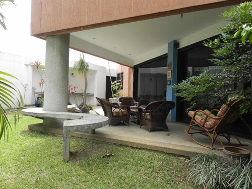 En Venta Hermosa Quinta En El Marqués Norte. Costruccion De Primera!!! Anexo Para Huéspedes. Terraza Con Vista Al Ávila. (alianza)