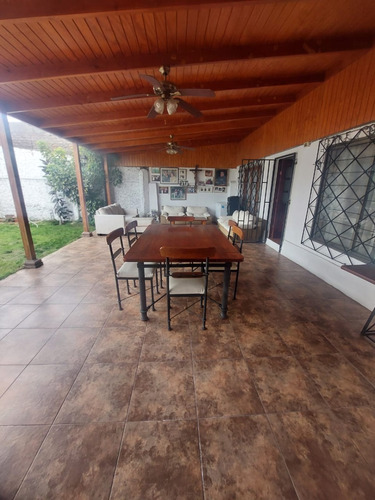 Se Vende Amplia Y Cómoda Propiedad Con Excelente Ubicación