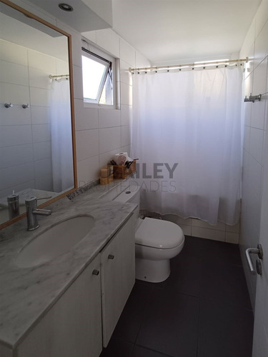 Casa En Venta De 4 Dorm. En Concón