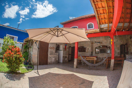 Casa De Temporada Com Piscina E Playground, Próximo À Praia
