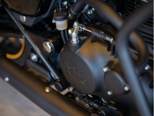 Imagen 18 de 25 de Royal Enfield Meteor Fireball Amarilla Reserva Hoy