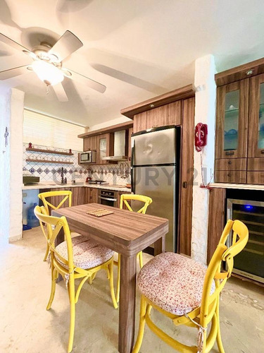 Hermoso Apartamento Con Vista Al Mar En El Condominio Isla Marina