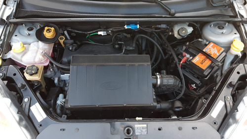Imagem 10 de 12 de Ford Fiesta Sedan 2013 Se 1.6 16v Flex 4p Flex Manual