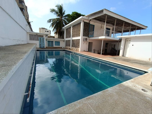 Amplia Quinta En Venta En Caribe