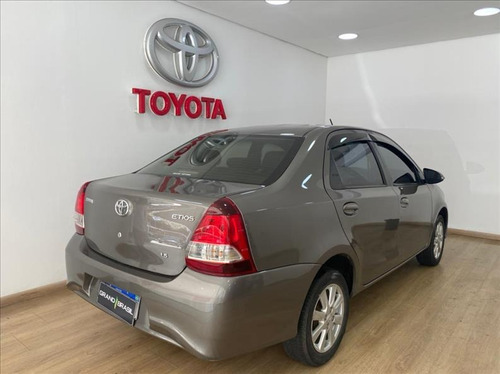 Imagem 2 de 10 de Toyota Etios 1.5 X Plus Sedan 16v