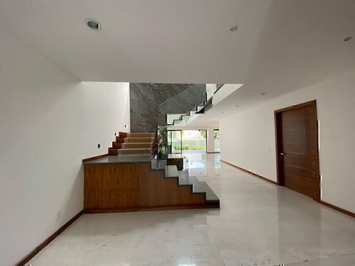 Casa Nueva En Venta En Valle Real, 4 Recamaras.