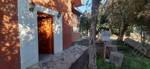 Casa 4 Ambientes  En Venta En El Barrio Rancho Grande  Bariloche Km7