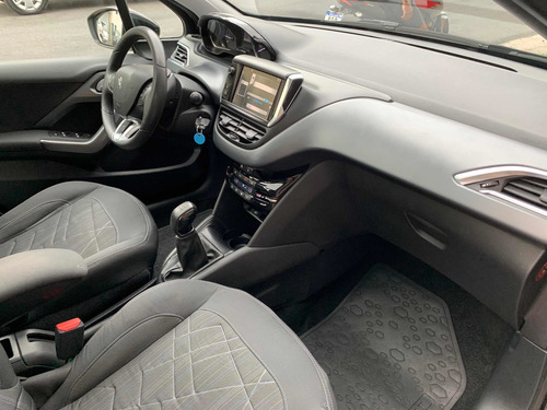 Peugeot 208 1.6 Feline 2013