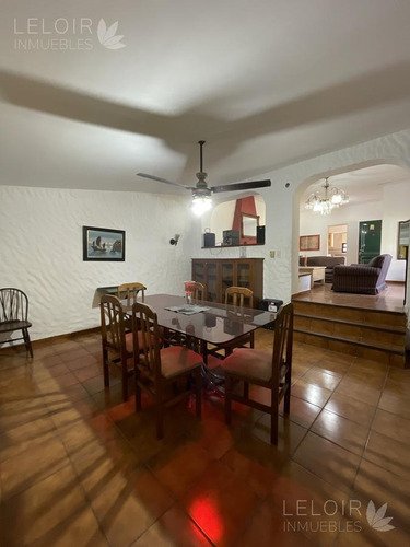 Imagen 10 de 30 de Casa En Venta 5 Amb En Parque Leloir
