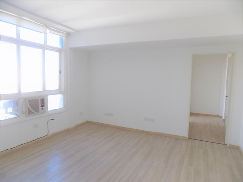 Imagen 2 de 30 de Venta Oficina 2 Amb San Nicolas Centro Luminosa Baño Completo