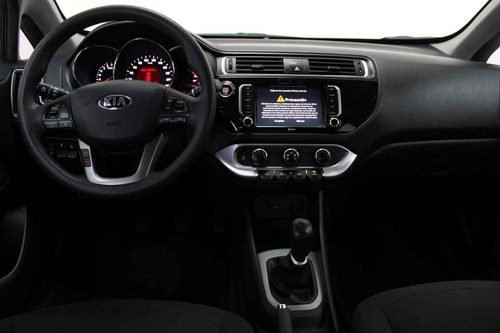 Imagen 12 de 14 de Kia Kia Rio Sedan 2017 4 Cilindros