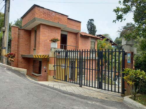 Casa Las Lomitas 210 Metros