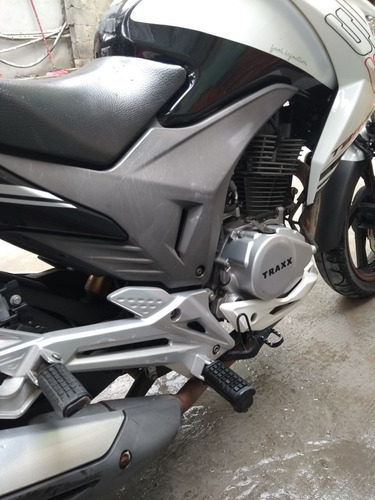 Imagem 7 de 9 de Traxx Jh 250