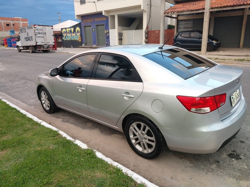 Imagem 9 de 9 de Kia Cerato 2011 1.6 Ex 4p 126 Hp