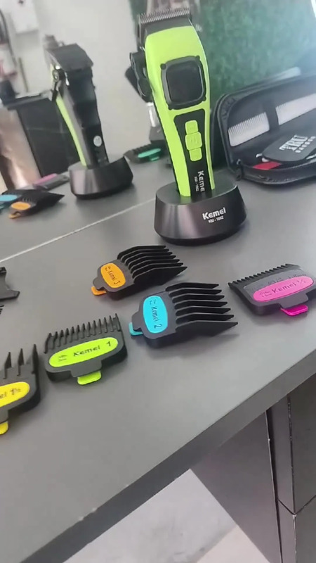 Maquina De Cortar Cabelo Profissional Kemei Km 1862 | MercadoLivre