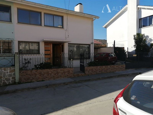 Casa En Venta De 4 Dorm. En Valparaíso En Cerro Alegre