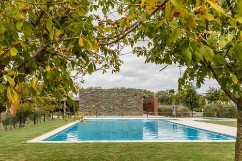 Casa Venta Barrio San Sebastián - Area 10 - 3 Dormitorios - #id 2748