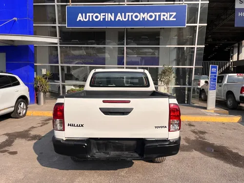 Toyota Hilux 2.7 Cabina Sencilla Mt