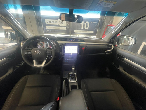 Imagen 5 de 19 de Toyota Hilux Dc 4x4 Srv At6 2.8tdi Gs