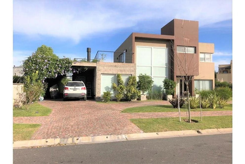 Imagen 8 de 30 de Casa - Nuevo Quilmes