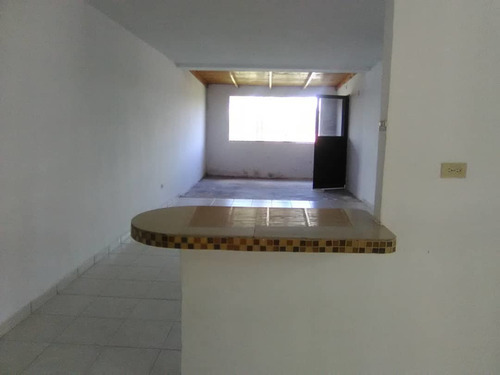 Imagen 2 de 14 de Apartamento En Venta Residencias La Quinta Planta Baja 83 M2 Los Teques