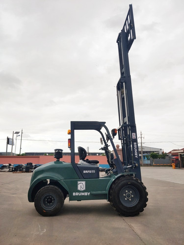Autoelevador Todoterreno Brumby 3,5 Tn - Diesel Xinchai