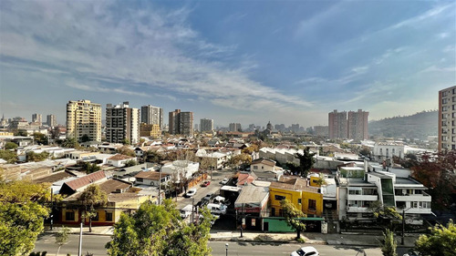 Departamento En Arriendo De 2 Dorm. En Recoleta