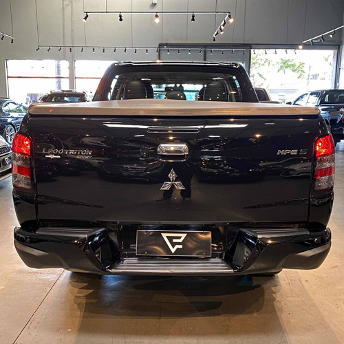 Imagem 5 de 15 de Mitsubishi L200 2.4 Triton Sport Hpe S Cab. Dupla 4x4 Aut.