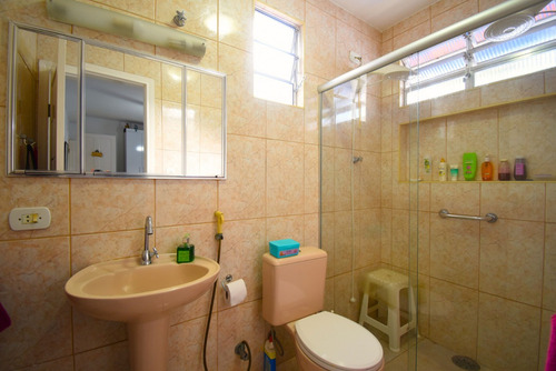 Casa Com Piscina À Venda Na Deslumbrante Praia De Peruíbe.