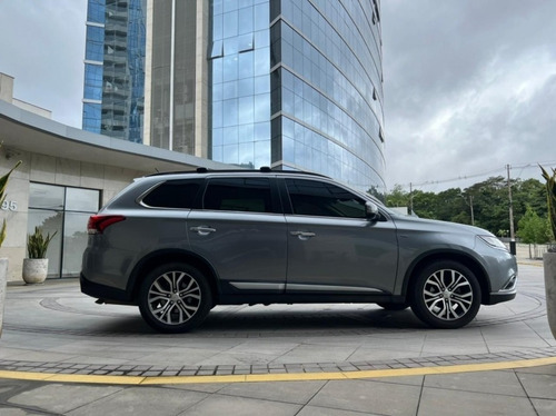Imagem 7 de 12 de Mitsubishi Outlander 3.0 Gt 4x4 V6 24v Gasolina 4p