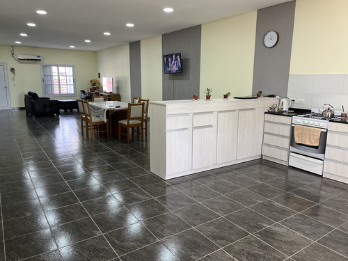 Vendo Casa Con 4 Habitaciones En Herrera, Entre Ríos.