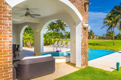 Imagen 16 de 18 de Venta De Villa De Lujo En Cocotal Punta Cana Con Piscina