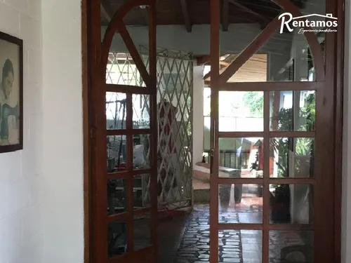 Casa En Arriendo En La Mina. Cod A775626