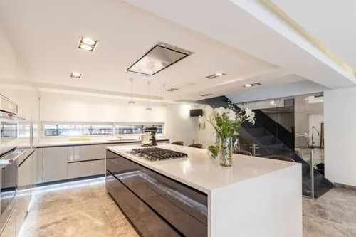 Casa En Arriendo/venta En Los Rosales. Cod A12449