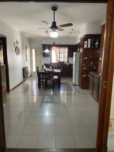 Imagen 4 de 13 de Chalet En Venta En Quilmes Norte