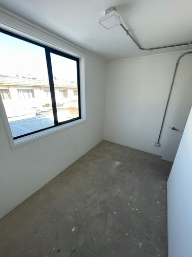 Arriendo Hermoso, Moderno Local A Pasos De Mall. Oportunidad