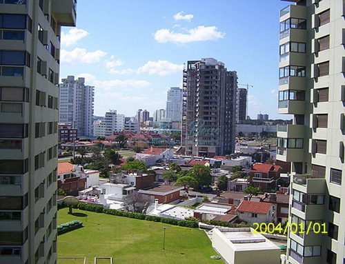 Apartamento En Brava, 1 Dormitorios *- Ref: 323