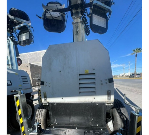 Torre De Iluminacion Trime Diesel 320w 4 Reflectores 1f #19