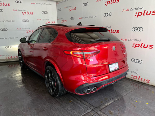 Alfa Romeo Stelvio 2.9L Quadrifoglio Verde V6 Bi-Turbo At