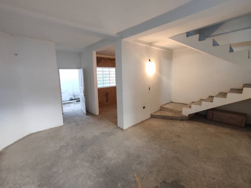 Imagen 8 de 17 de Townhouse En Venta En El Limon, Arias Blanco 04121994409