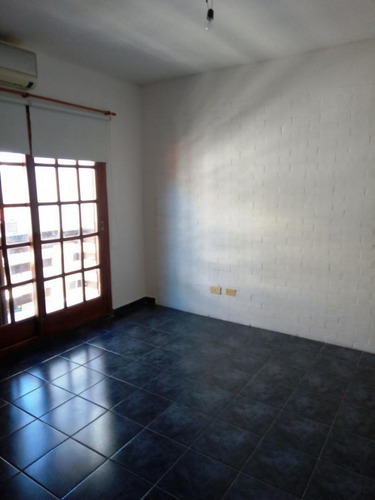 Imagen 3 de 7 de Oportunidad!! Departamento De 2 Ambientes A Mts De Las Flore