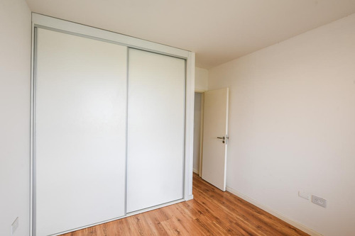 Departamento De 2 Dormitorios En Venta - Duplex - Tierra Nueva - Fisherton
