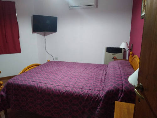 Casa Con Pileta De Uso Exclusivo, No Es Complejo De Cabañas, Hermosa Vista Abierta A Las Sierras, Parque, Quincho, 3 Aires Acondicionados, Wifi, Tv Cable, Vajilla Completa, Estacionamiento, 2 Baños