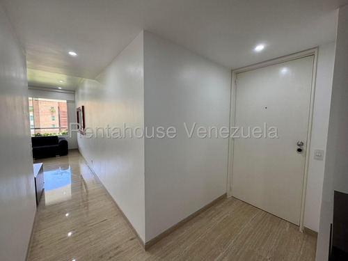 Csalad Apartamento (1 Nivel) En Alquiler En Campo Alegre, Dm
