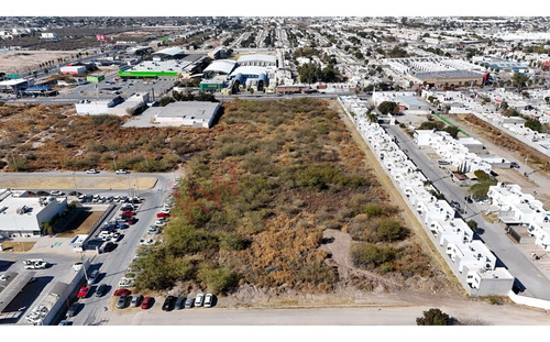 Terreno Para Desarrollar Un Concepto Residencial, Comercial O Mixto Al Oriente De La Ciudad, Vill...